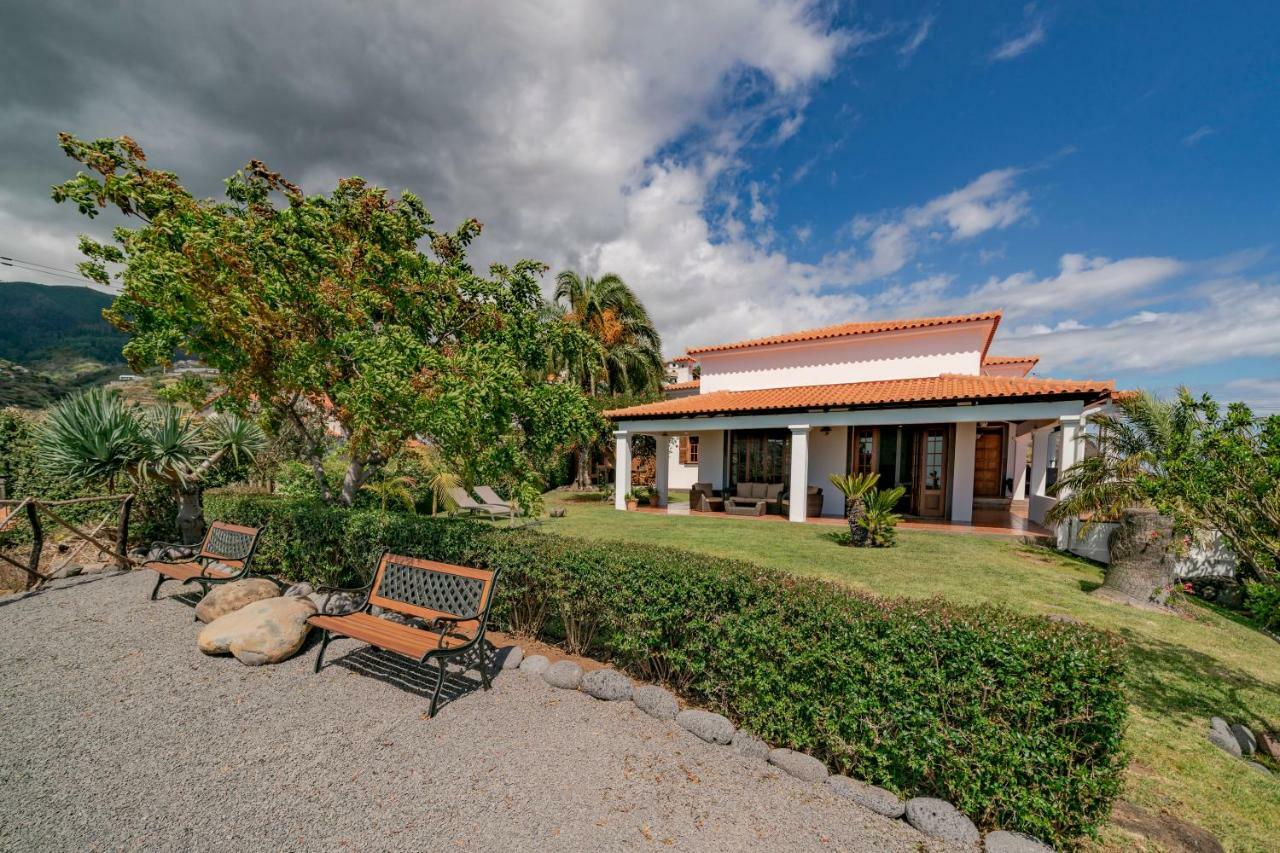 Southern Sunny House By An Island Apart Calheta  Eksteriør billede