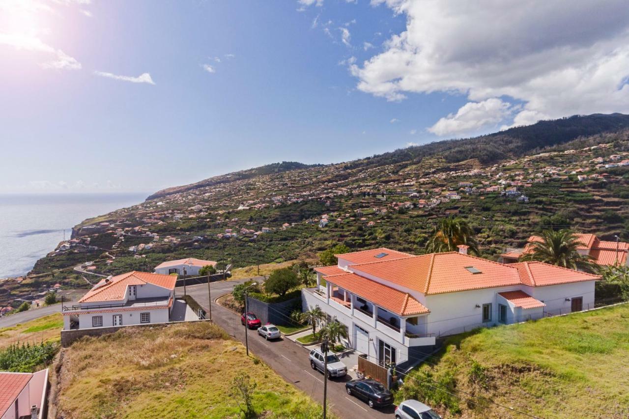 Southern Sunny House By An Island Apart Calheta  Eksteriør billede