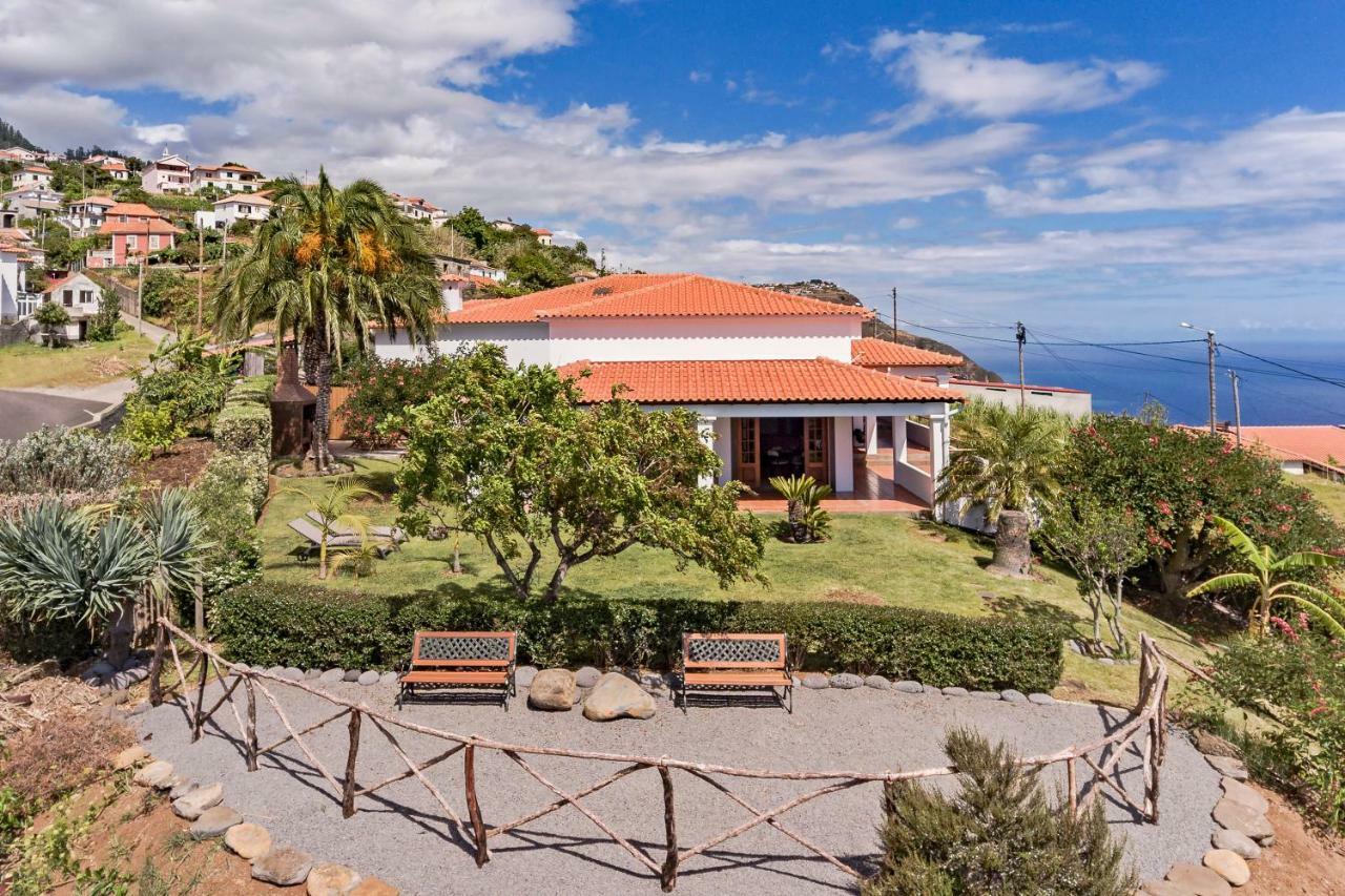 Southern Sunny House By An Island Apart Calheta  Eksteriør billede